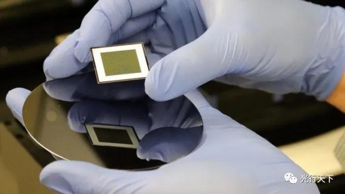 科学家用激光研究出一种更高效的太阳能电池